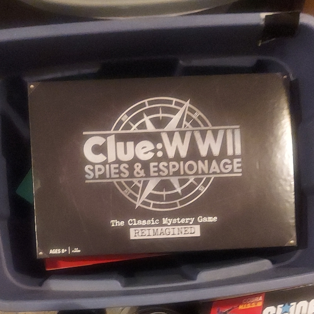 Clue: WWII Spies & Espionage Board Game